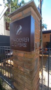 Madeira e Cobre Café & Coworking