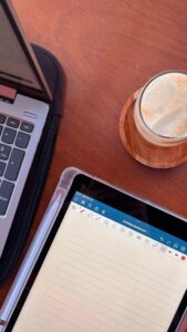 Madeira e Cobre Café & Coworking