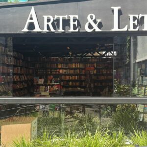 Livraria e Café Arte e Letra