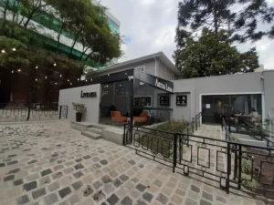 Livraria e Café Arte e Letra